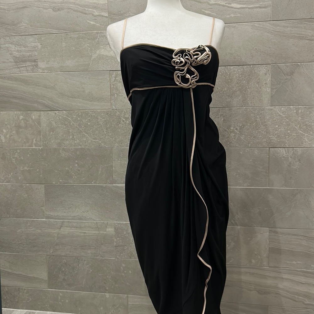 BCBGMAXAZRIA black strappy gold trim flower cocktail wedding dress Medium M FLAW